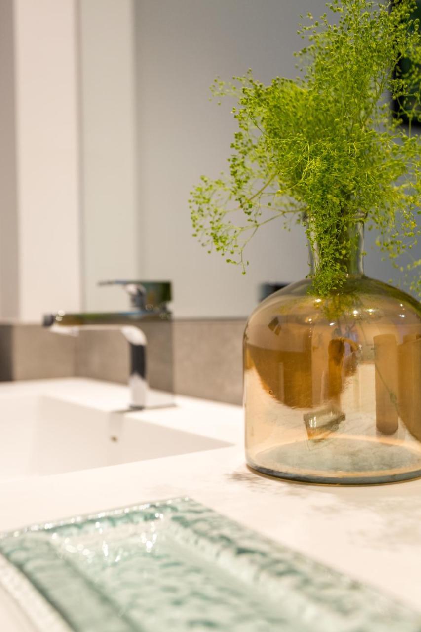 Apartamentos Rg Plaza De Espana Seville Ngoại thất bức ảnh