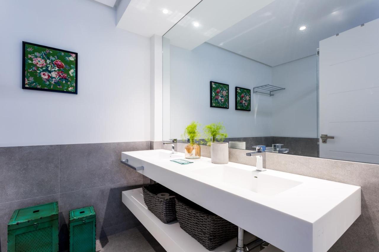 Apartamentos Rg Plaza De Espana Seville Ngoại thất bức ảnh