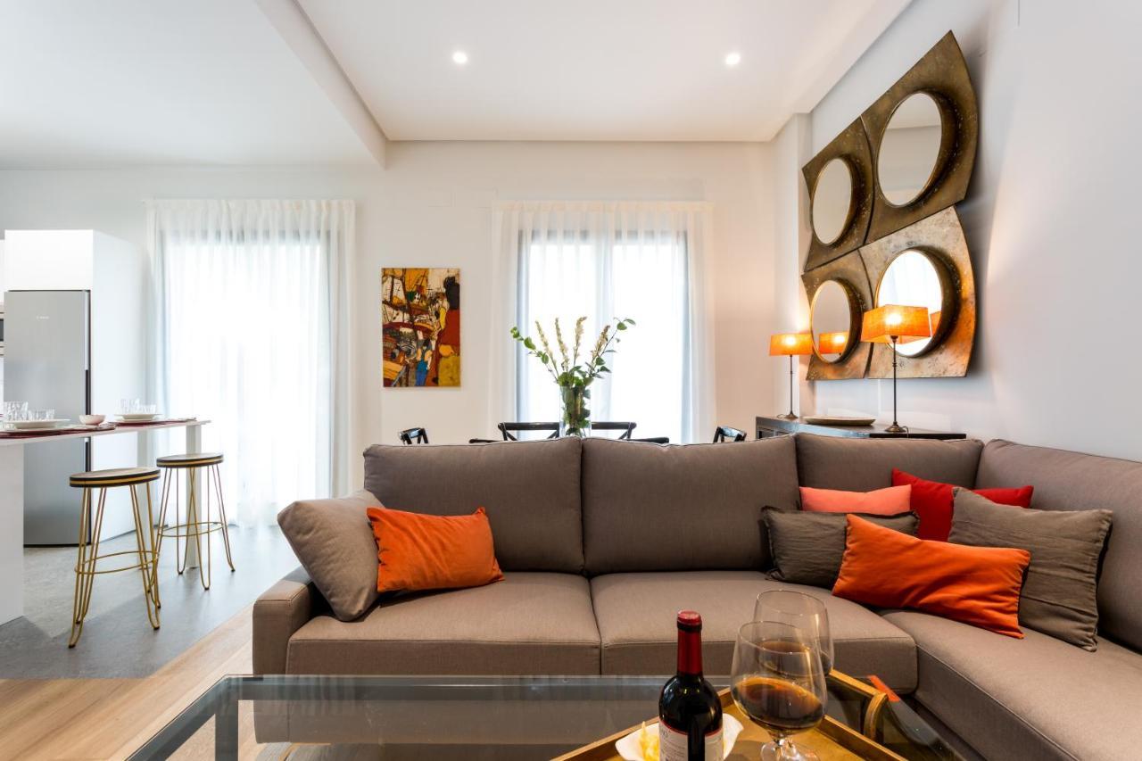 Apartamentos Rg Plaza De Espana Seville Ngoại thất bức ảnh